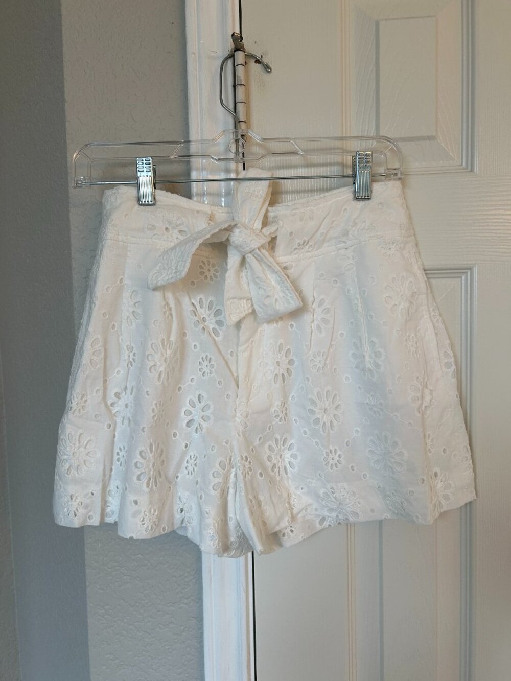 DKNY Cotton Eyelet Shorts with Waist Tie Bow - White - Size 4
